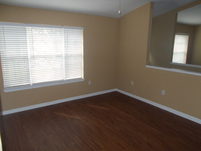 Building Photo - 856 Grand Regency Pointe