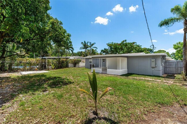 Foto del edificio - 5615 Simms St