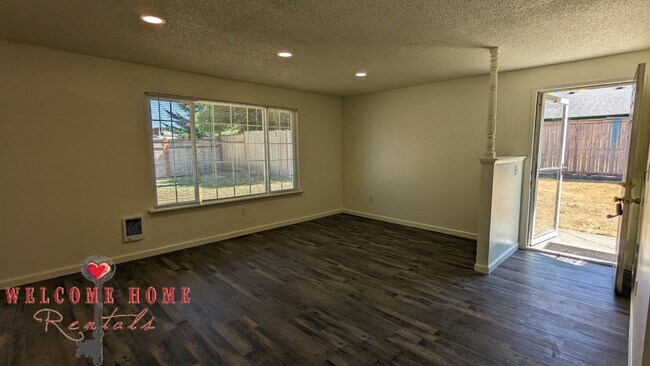 Building Photo - Bryant - 1324A/1324B