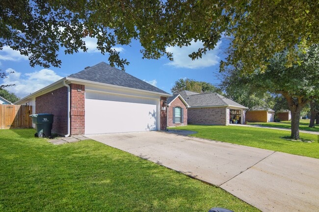Building Photo - 2620 Blue Meadow Dr