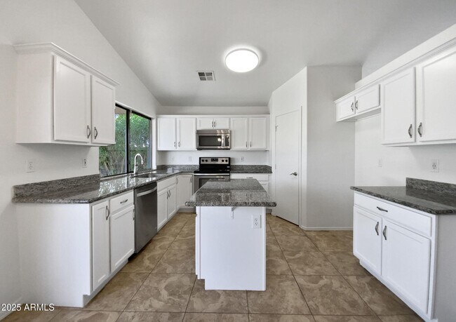 Building Photo - 1488 W Page Ave