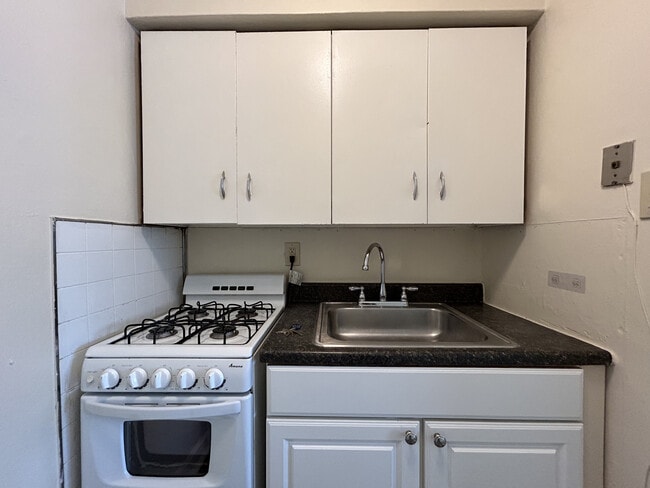 Building Photo - NORMANDY