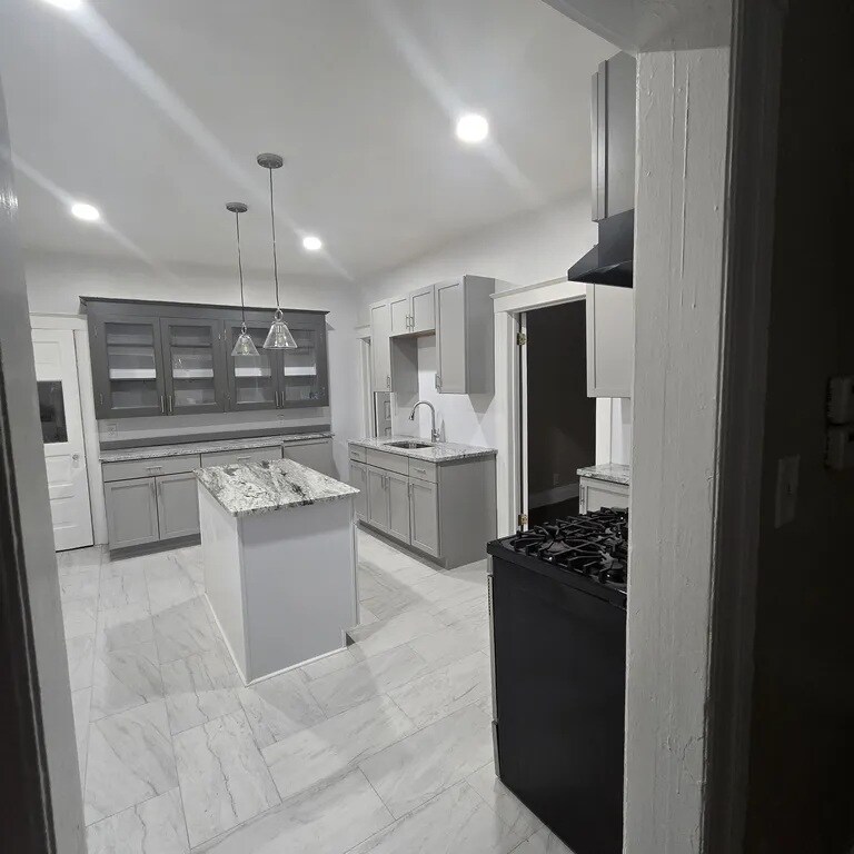 Foto principal - 4532 Van Dyke St
