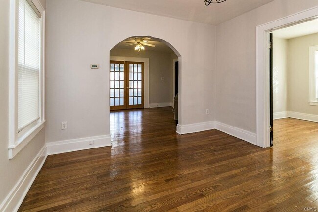 Building Photo - 412 Hixson Ave