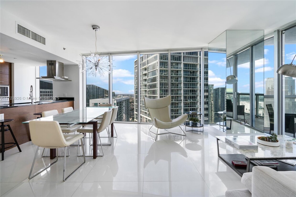 Foto principal - 495 Brickell Ave