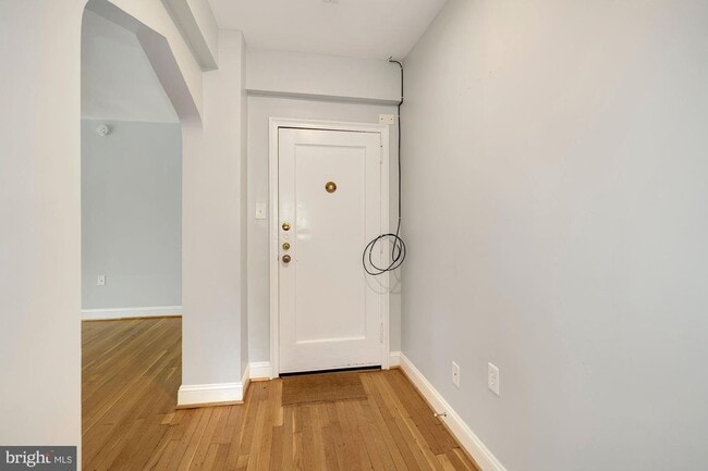 Foto del edificio - 3051 Idaho Ave NW