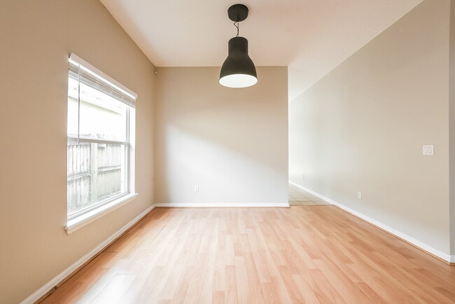 Foto del edificio - 10531 Leader Ln