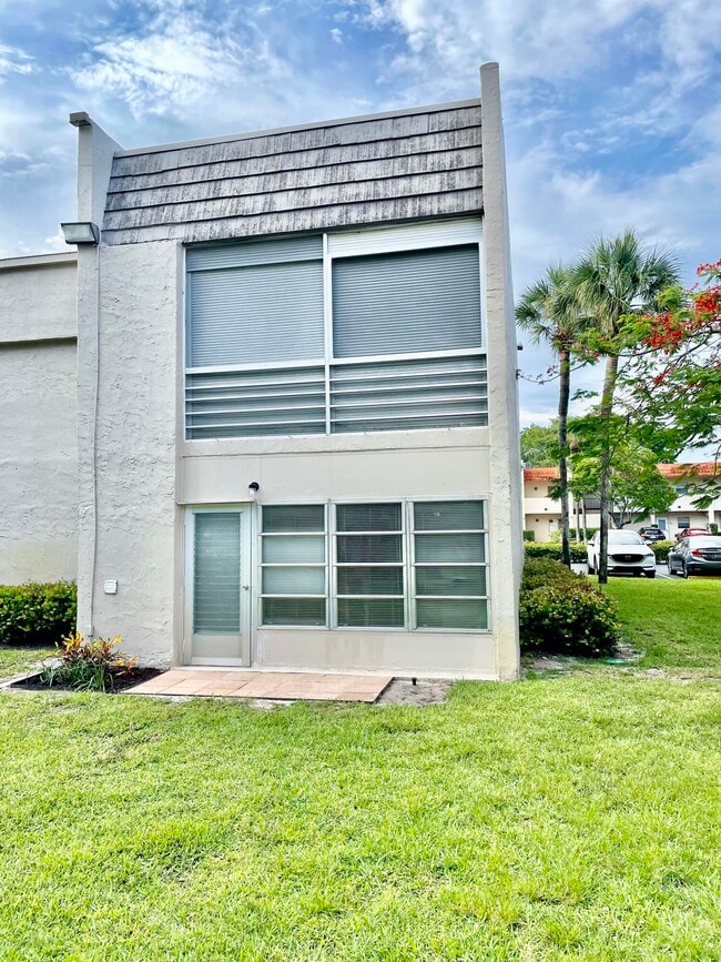 Building Photo - 2900 Fiore Way
