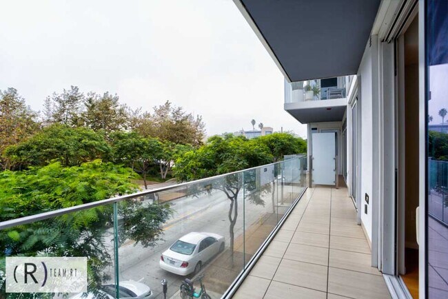 Foto del edificio - Oceanview Luxurious Chic Condo for High Quality Lifestyle