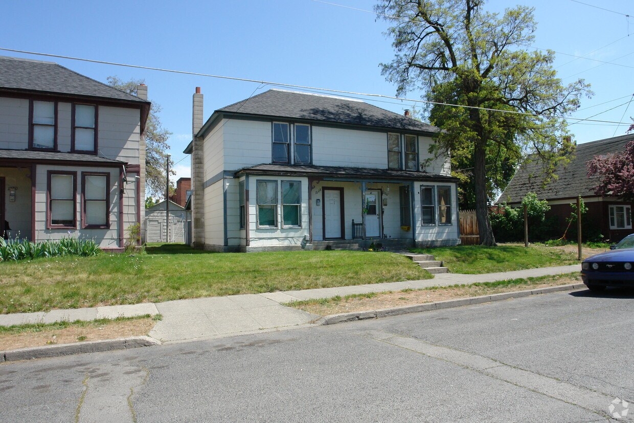 Building Photo - 1226-1228 N Madison St