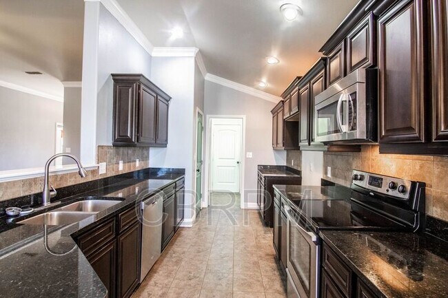 Foto del edificio - 5612 109th St