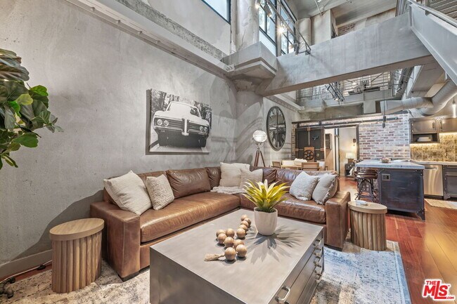 Foto del edificio - 330 W 11th St