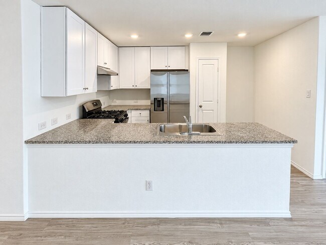 Building Photo - 2823 Rosefinch