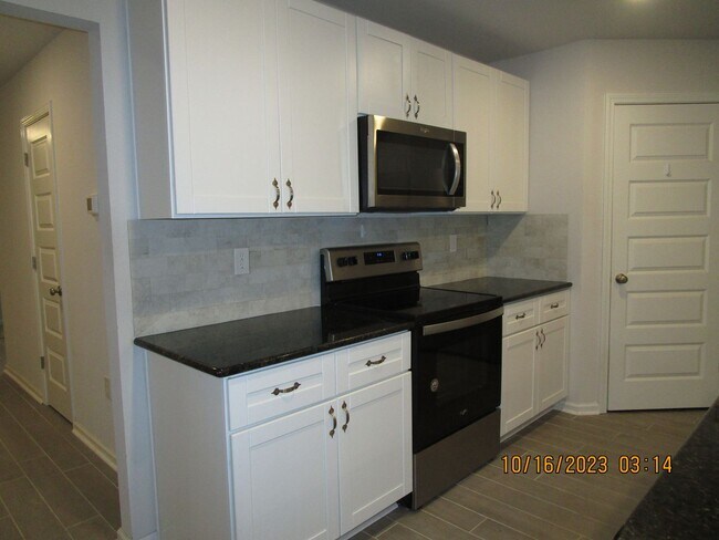 Building Photo - 7277 Ellie B Dr