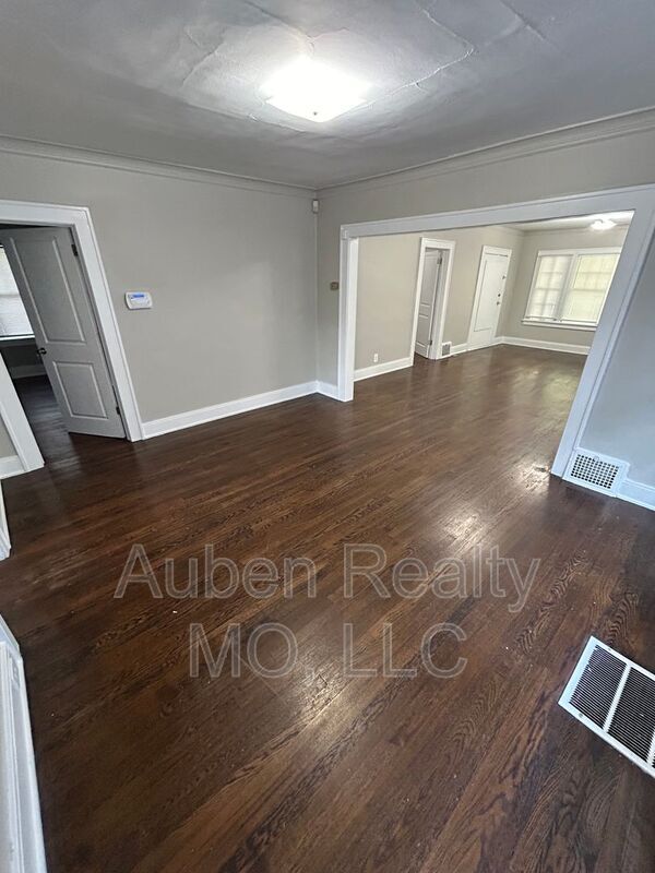 Building Photo - 5311 Harrison St