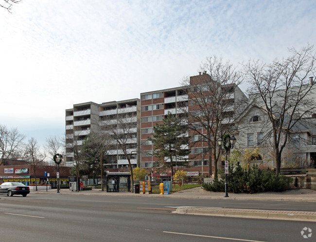 Photo du bâtiment - Richmond Hill Heights