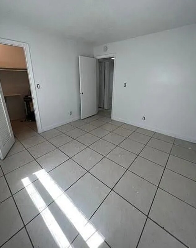 Foto del edificio - 771 SW 8th St