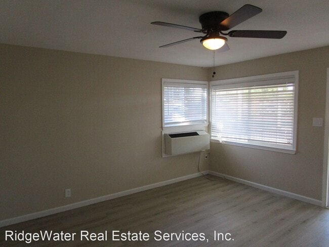 Building Photo - 3 br, 1 bath House - 17 Bruno Ave