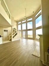 Building Photo - 807 Kipp Ave