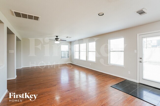 Foto del edificio - 20539 Cypress Gully Dr