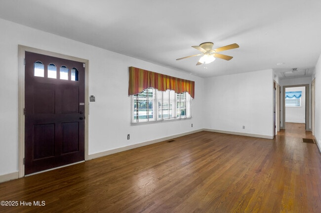 Building Photo - 2307 Woodland Ave