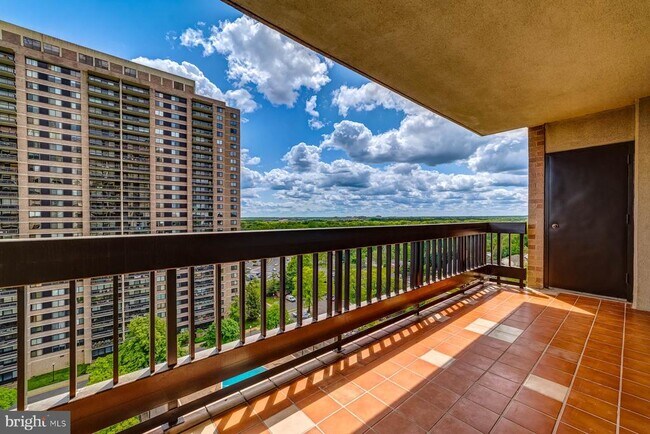 Foto del edificio - 5505 Seminary Rd