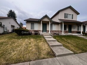 Building Photo - 1135-1139 W Sumac Ave