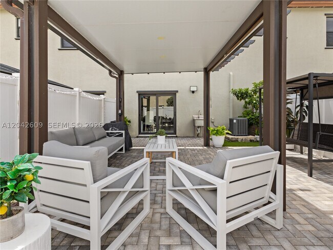 Foto del edificio - 3347 W 106th Terrace