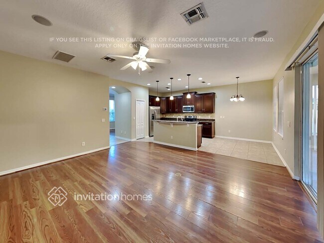 Foto del edificio - 3055 Zander Dr