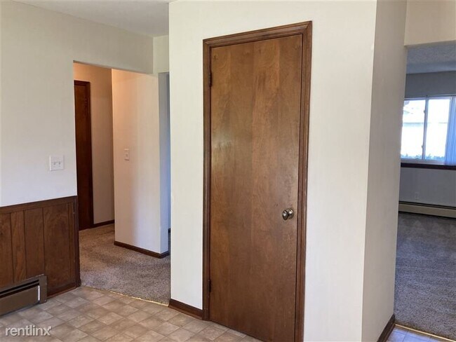 Foto del edificio - 488 60th St SE