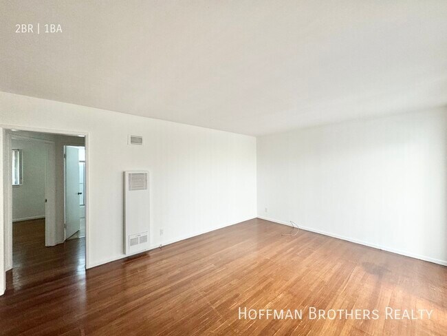 Foto del edificio - 429 S Sherbourne Dr