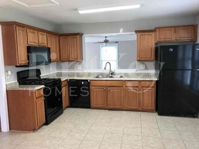 Foto del edificio - 4671 Kings Crossing Dr NE