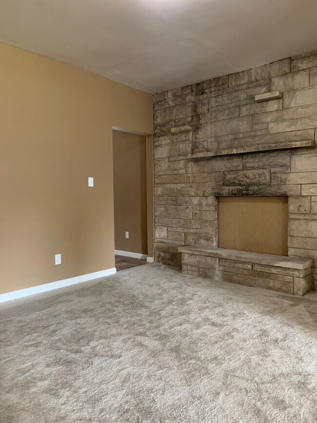 Building Photo - 3 Bedroom on the Northside