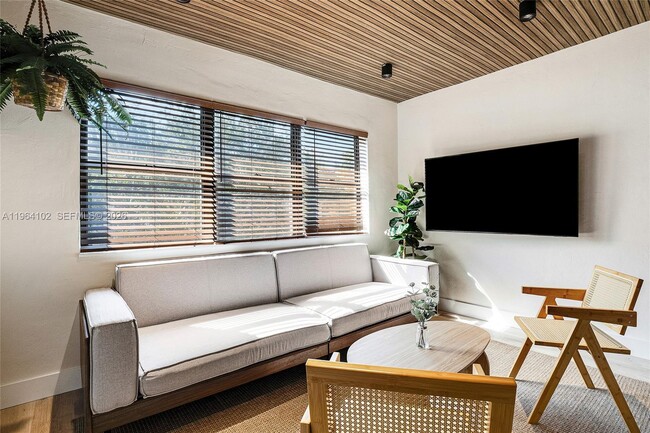 Building Photo - 1275 Marseille Dr