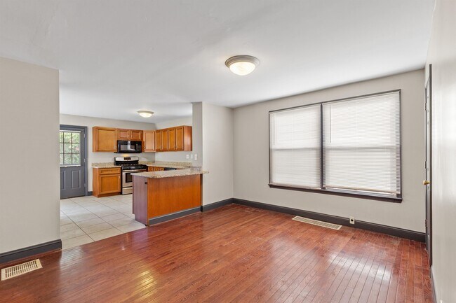 Foto del edificio - 3627 Cambridge Ave
