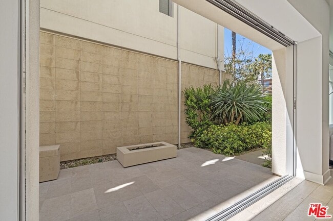 Building Photo - 12682 Millennium Dr