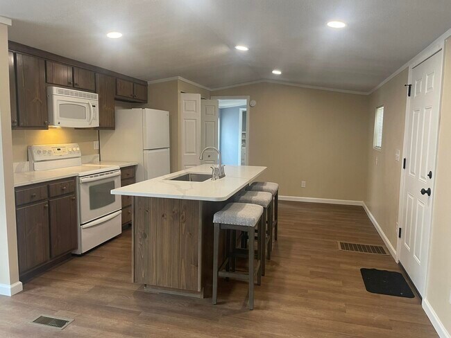 Building Photo - 5307 Shoffner Blvd