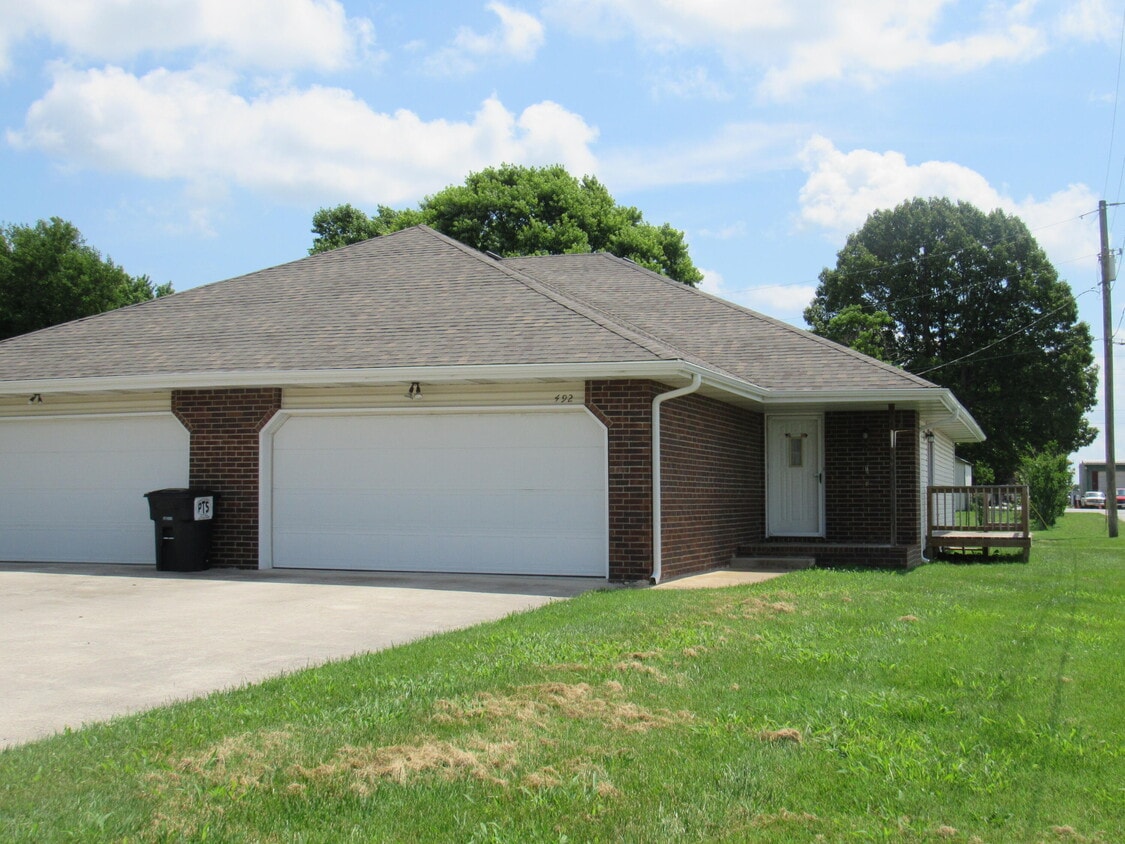 Building Photo - 492 Haymes Ct