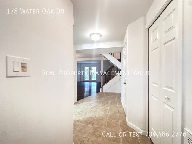 Building Photo - 178 Water Oak Dr