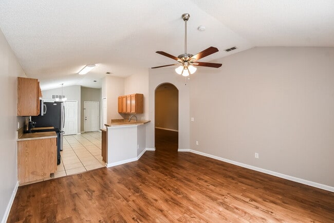 Building Photo - 2600 Creek Ridge Dr