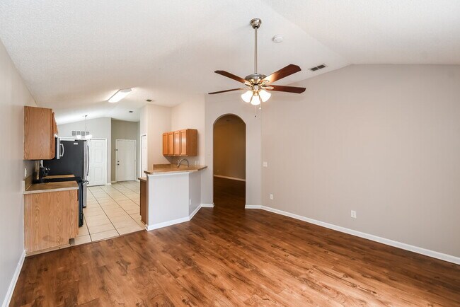 Foto del edificio - 2600 Creek Ridge Dr