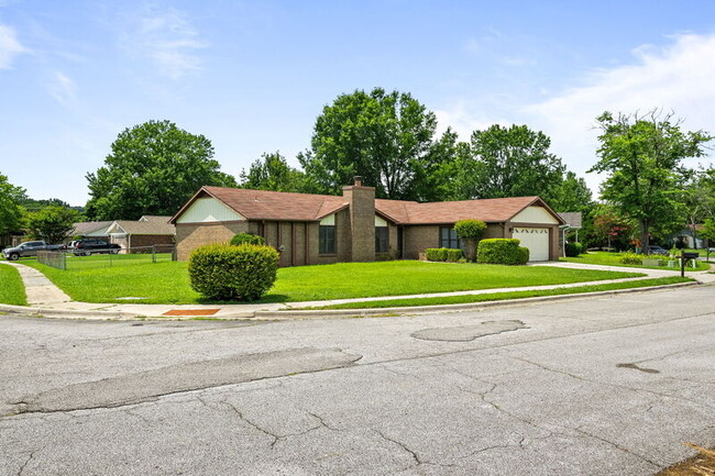 Building Photo - 1028 Kinsey Dr SE