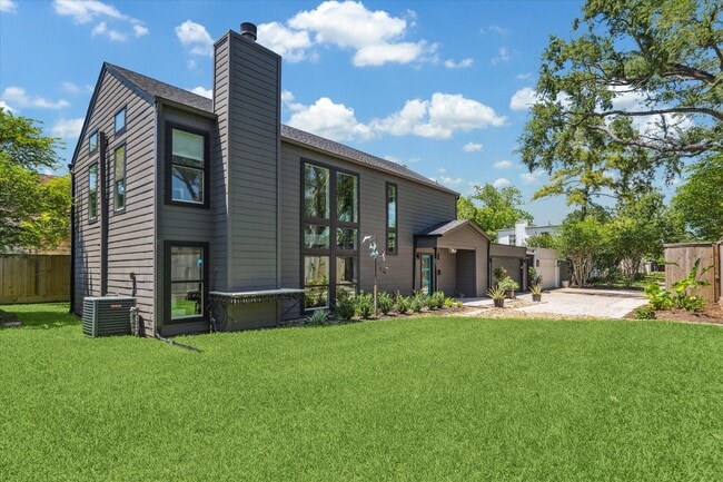 Building Photo - 7703 Bobbitt Ln