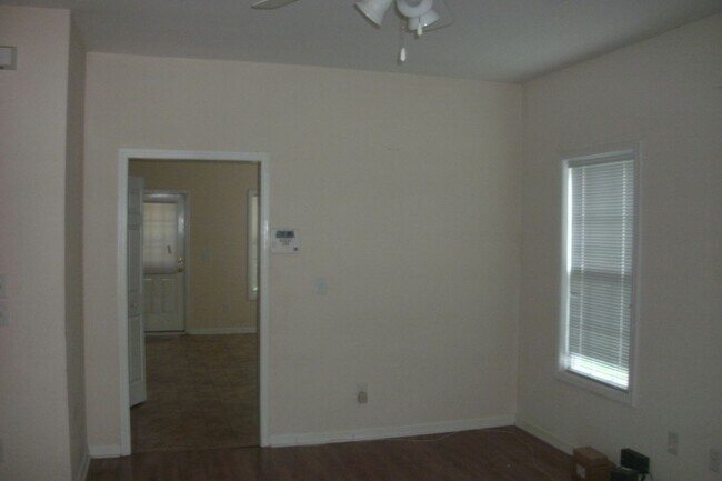 Building Photo - 1212 Stoneridge Ln