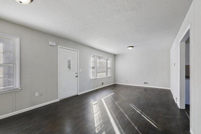 Foto del edificio - 7804 E 107th St