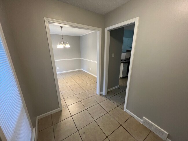 Building Photo - Spacious 3 Bedroom, 2 Bath Home | Raleigh - Open To Section 8