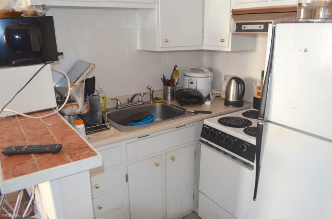 Building Photo - 715 Commonwealth Ave