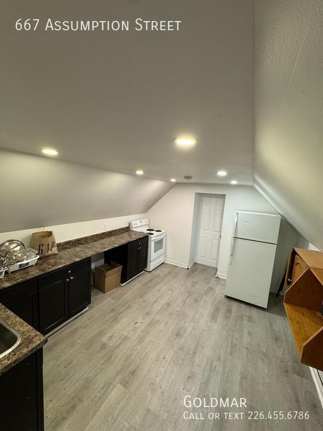 Building Photo - Affordable 2 bedroom upper unit