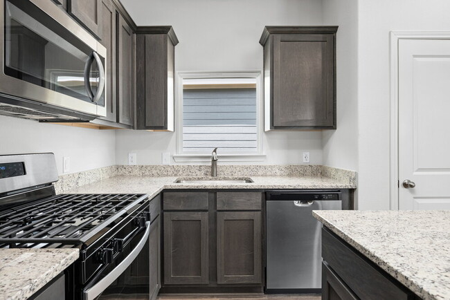 Building Photo - 1308 Tilton Dr