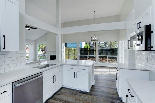 Foto del edificio - 18323 Autumn Trails Ln